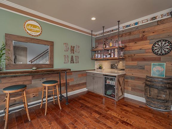 2nd image of 427 Crescent River Rd