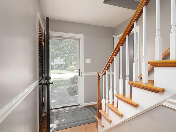3rd image of 109 Vanderbilt Dr