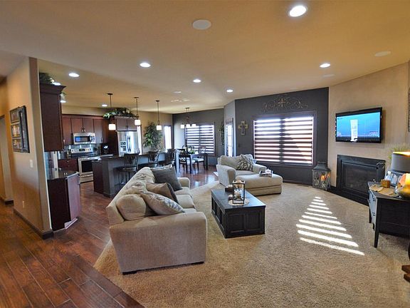 4th image of 405 W Palmer Cir