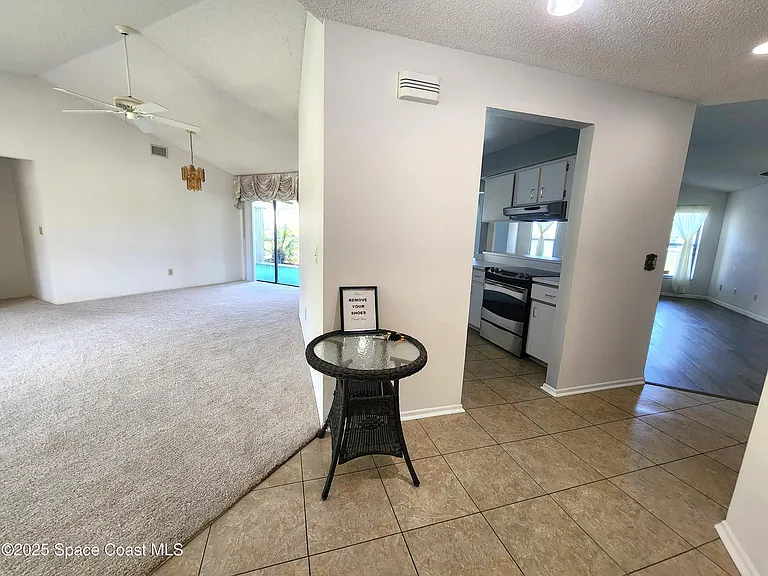1244 Lakeview Dr — Photo 2