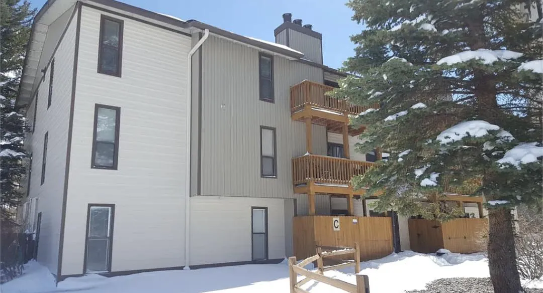 2 bed, 852 sqft, $1,780 — Photo 1