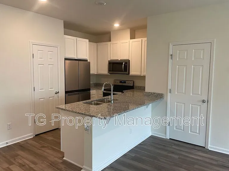 7665 Merchants Way — Photo 3