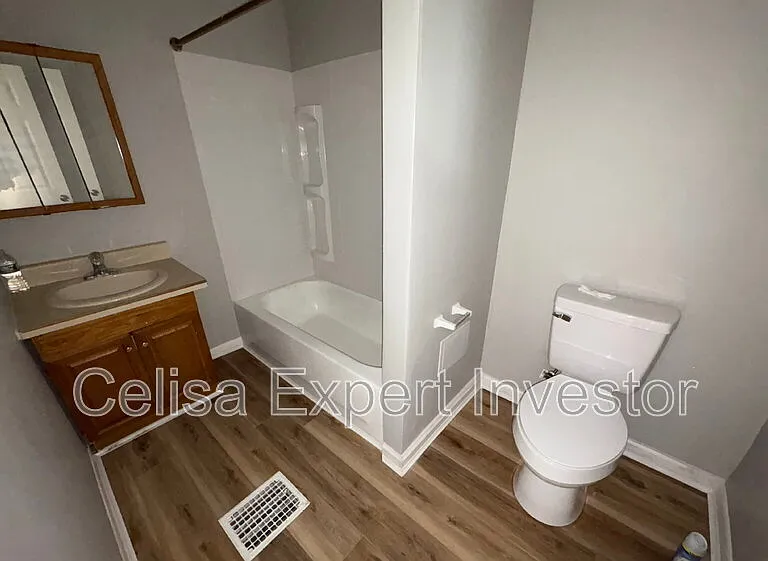 706 Davis St — Photo 7