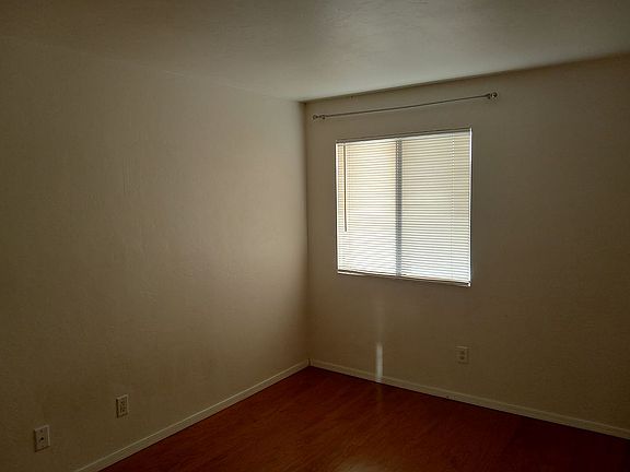 2nd image of 455 W Kelso St