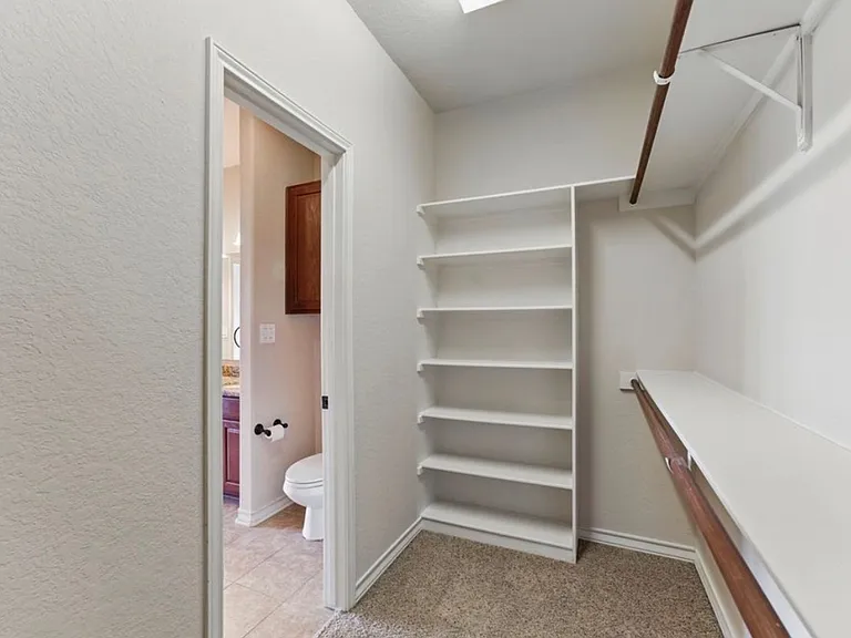 976 Parkview Dr — Photo 9