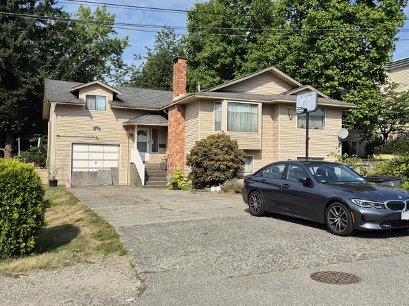 10661 138a St, Surrey, BC V3T 4L2