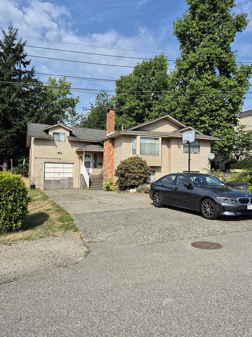 10661 138a St photo 1