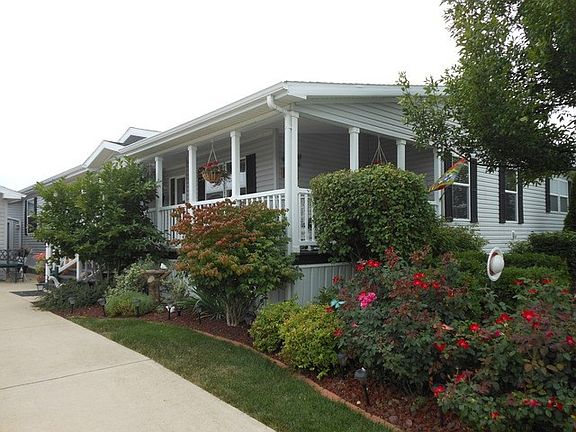 3rd image of 954 Arbor Dr
