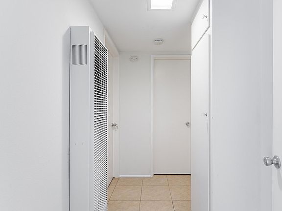 3rd image of 440 Ivy St APT 1