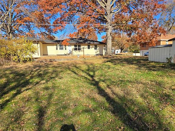 4th image of 16805 E Sunset Dr