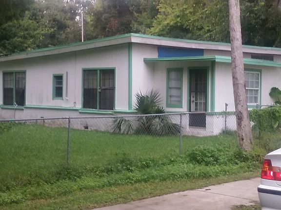 3rd image of 814 8th St