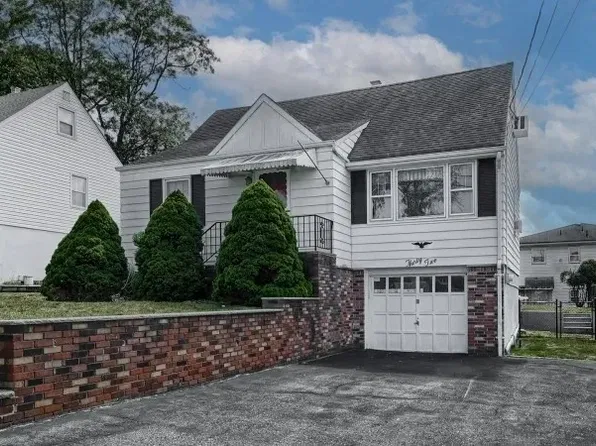 32 Highview Dr, Woodland Park, NJ 07424