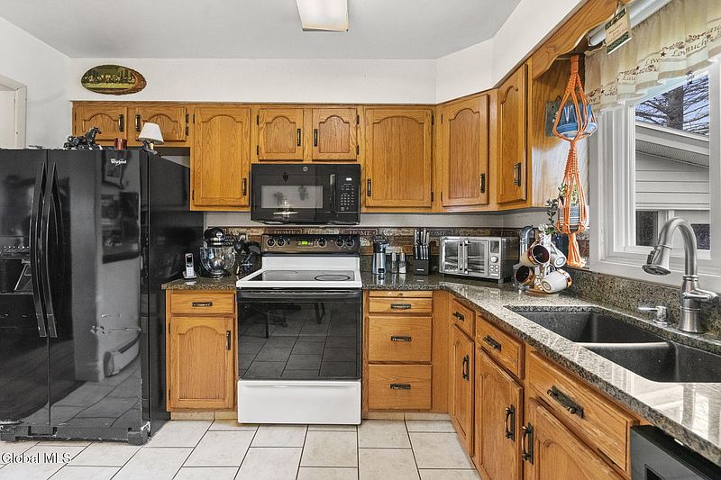 4th image of 800 S Melcher Street