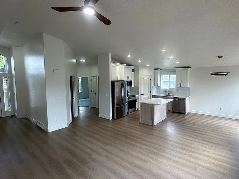 4433 W Mankato St — Photo 6