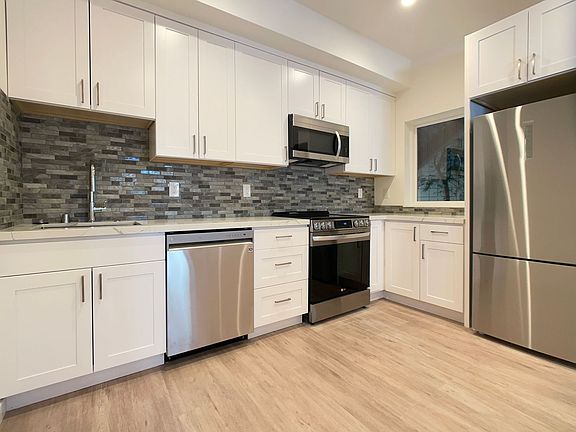 3rd image of 1654 Union Ave #12