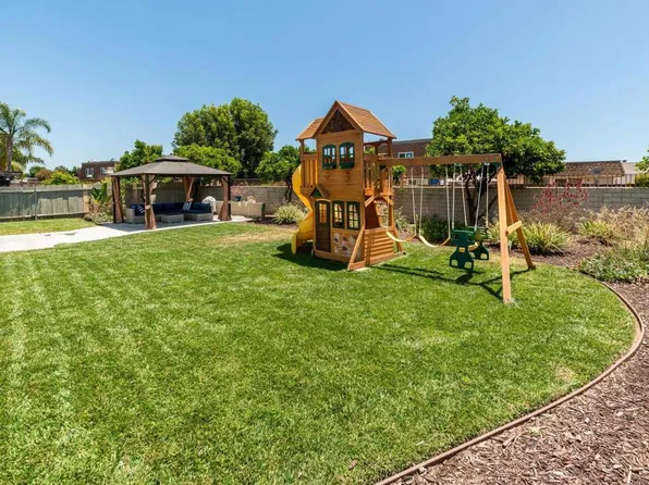 4583 Jamboree St, Oceanside, CA 92057