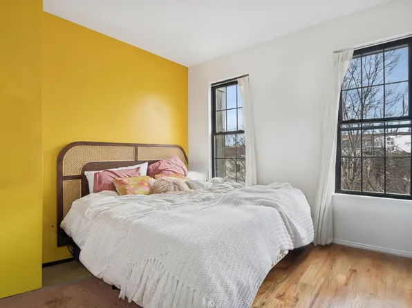 189 Cornelia Street image 3 of 7