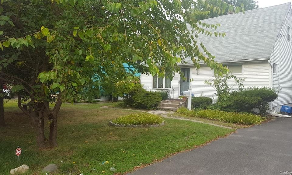 2nd image of 12 Anthony Dr