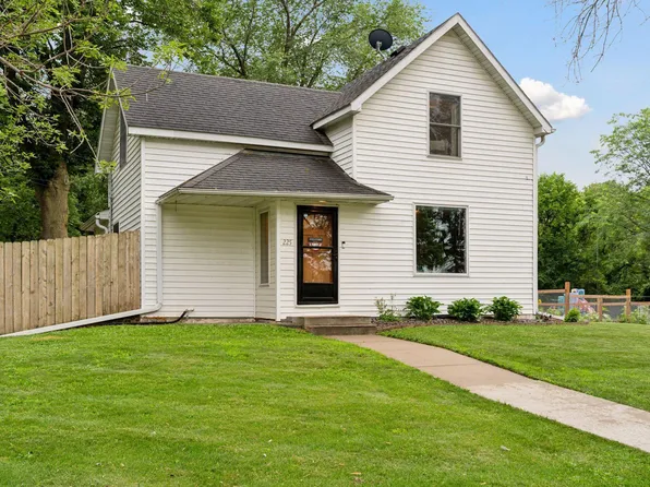 225 W Forest St, Belle Plaine, MN 56011