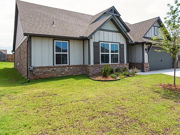 3rd image of 8208 NW 152nd Ter