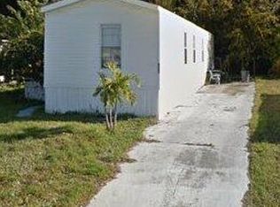 8303 SE Sandy Ln, Hobe Sound, FL 33455