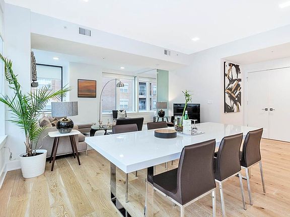 2nd image of 1101 Grand St #302