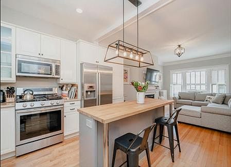 1st image of 3749 N Pine Grove Ave #1