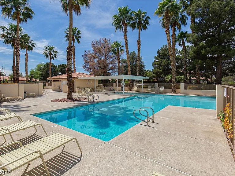 7281 Vista Bonita Dr — Photo 31