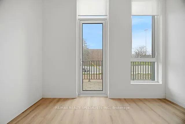 1333 Weber St E #103 — Photo 32