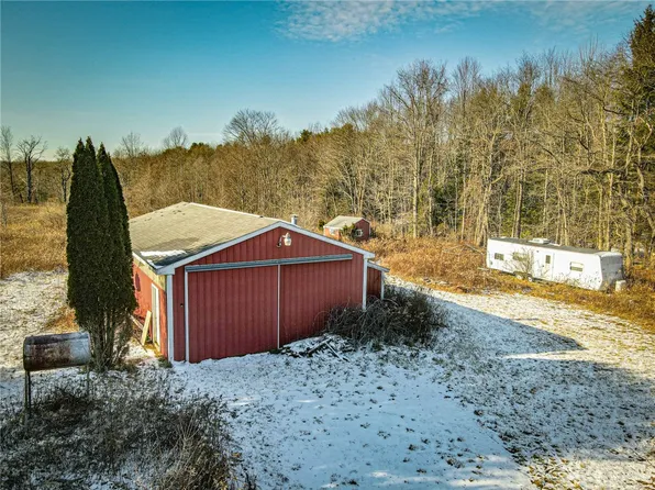 183 Mill Rd, Grove City, PA 16127