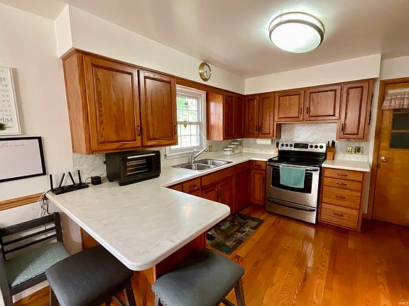 3rd image of 1930 Northview Dr