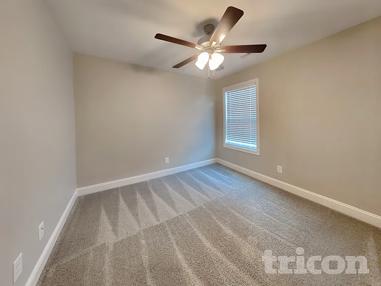 1093 Whitney Dr — Photo 12