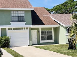 1469 SE Rivergreen Cir, Pt Saint Lucie, FL 34953