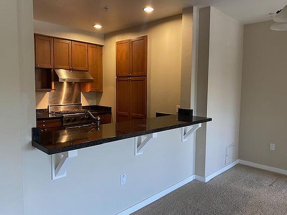 4th image of 20 Madison Ave APT 202