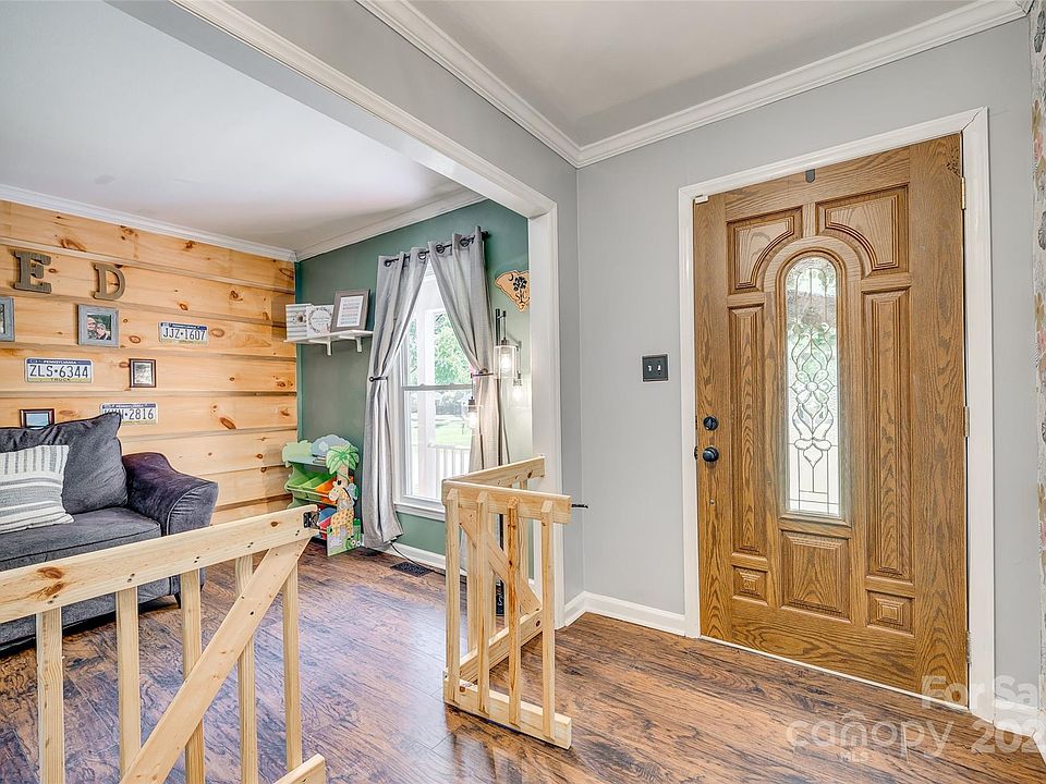 House on the Hill ハート 長袖 ロンＴ 80 2024AW 1938 Hickory Dr, Lancaster, SC 29720 | Zillow
