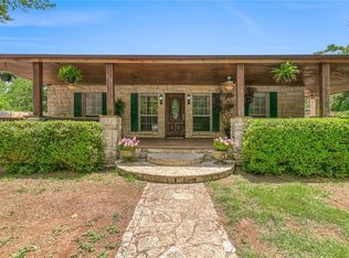 216 8th St, Joshua, TX 76058