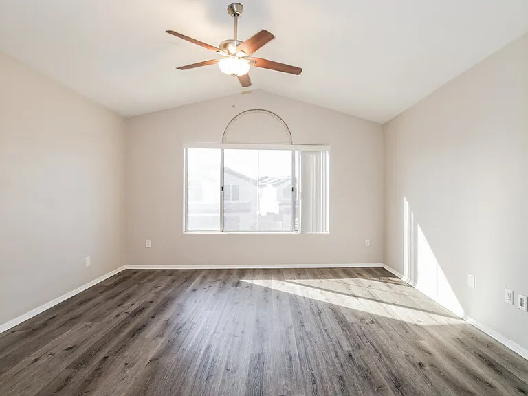 425 S Sunrise Dr — Photo 9