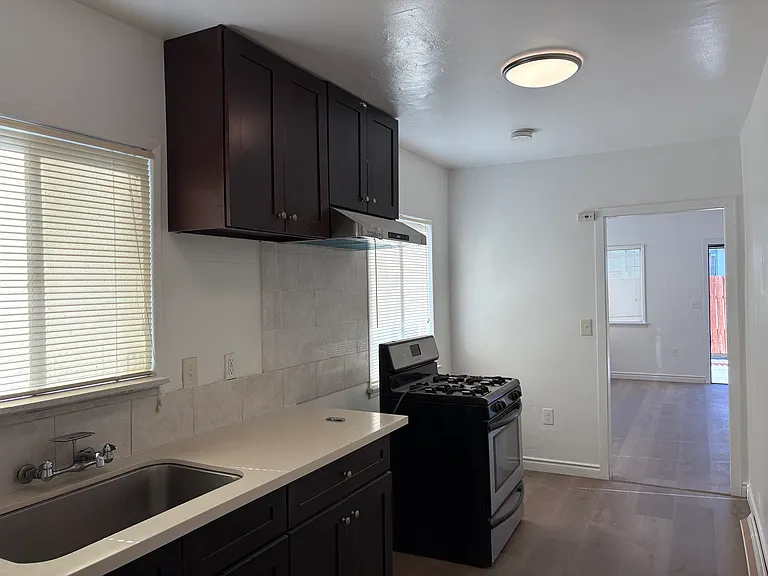 3946 Delta Ave — Photo 7