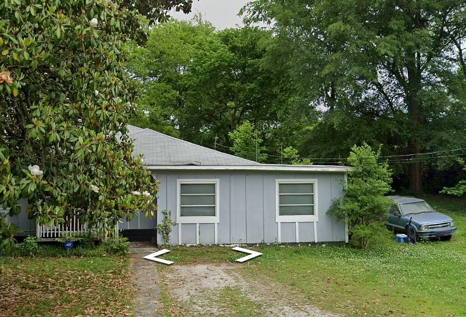 1st image of 827 Delta St