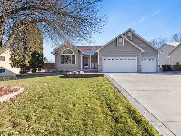 14925 Oakcrest Cir, Savage, MN 55378