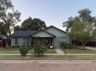 1916 N 3rd St, Tahoka, TX 79373