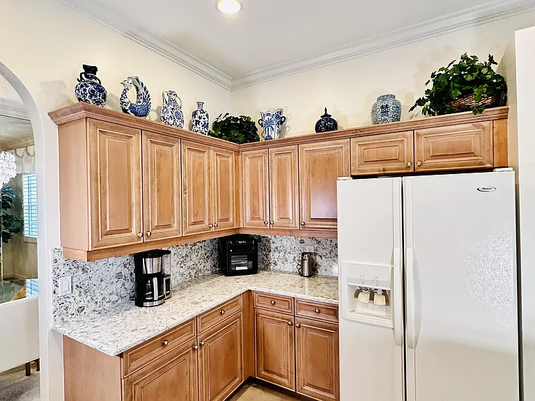 16152 Parque Ln — Photo 12