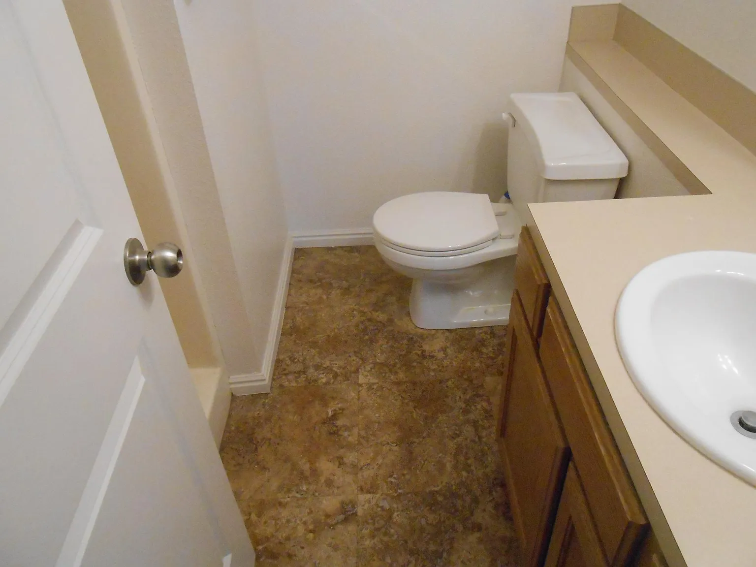 476 Cree Ave — Photo 2