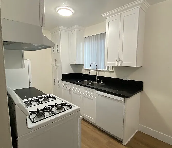 3045 Clyde Ave #7 — Photo 1