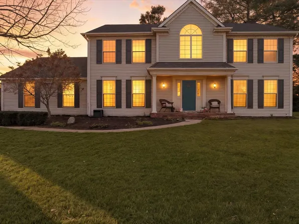 51635 Fox Pointe Ln, Granger, IN 46530