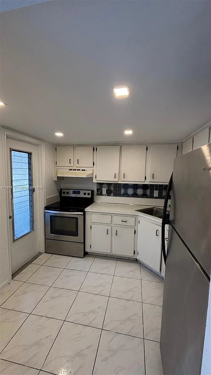 Building Photo - 4200 NW 3rd Ct #111
