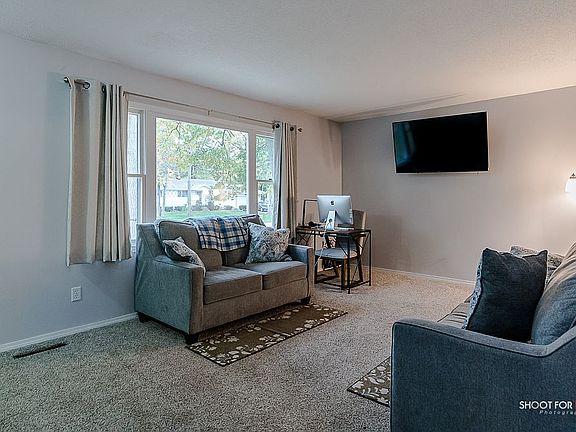 4th image of 1804 Bonneville Dr