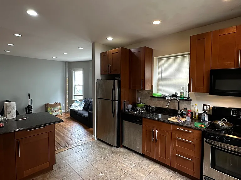 8 Montfern Ave #8 — Photo 15