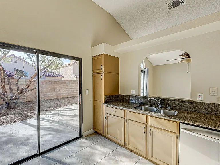 2723 Lovington Dr — Photo 15