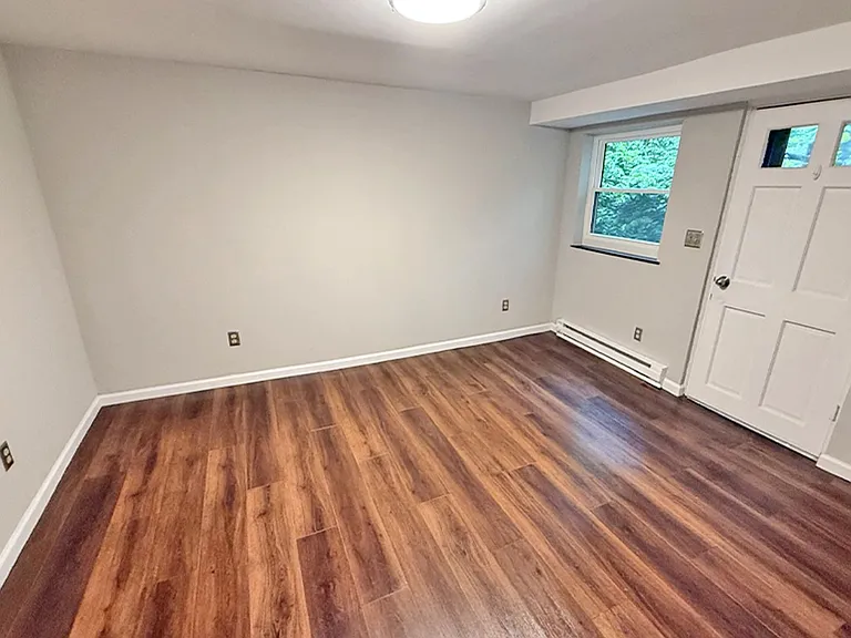 458 Wood Ave — Photo 6